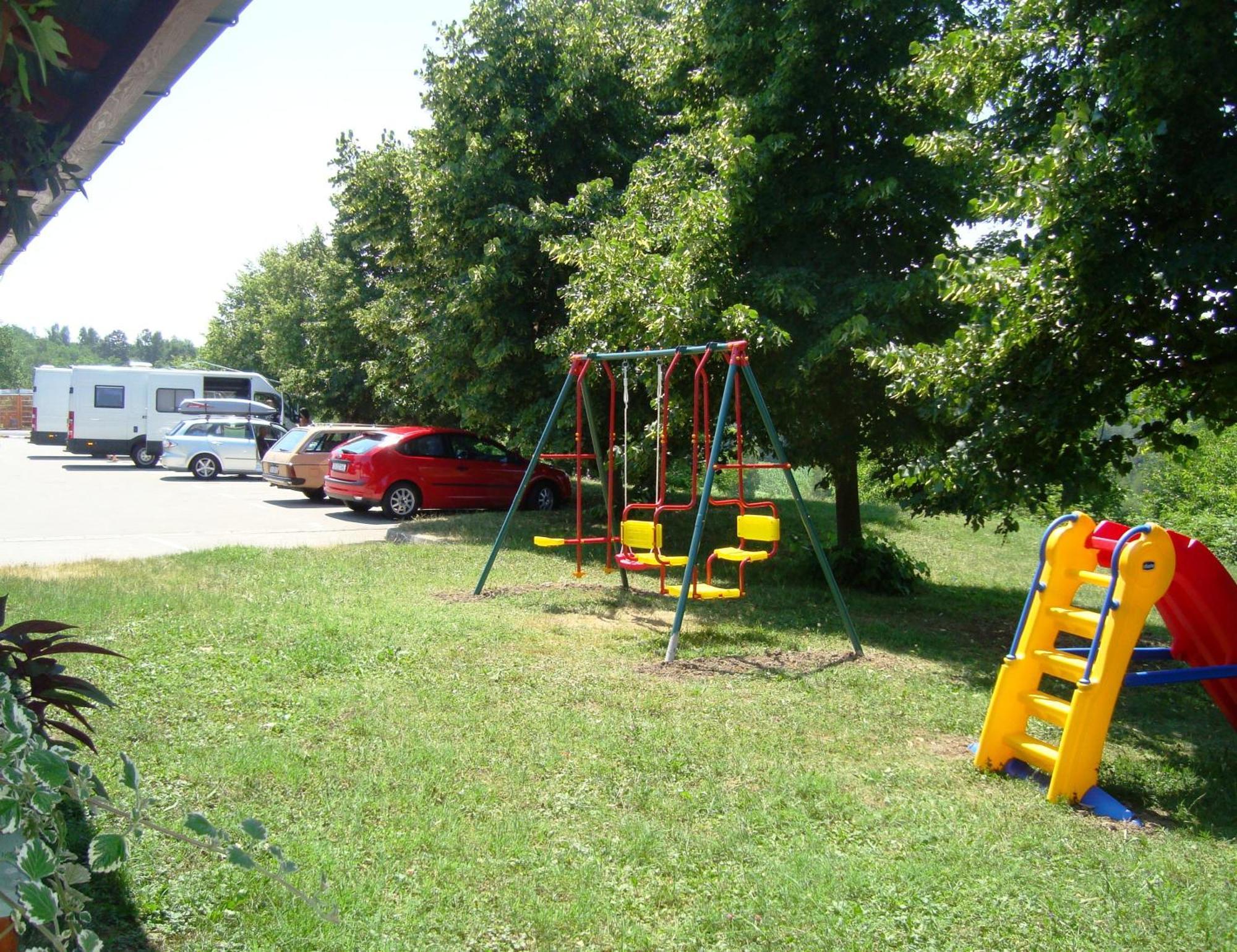 Motel Kod Bakija Карловац Экстерьер фото